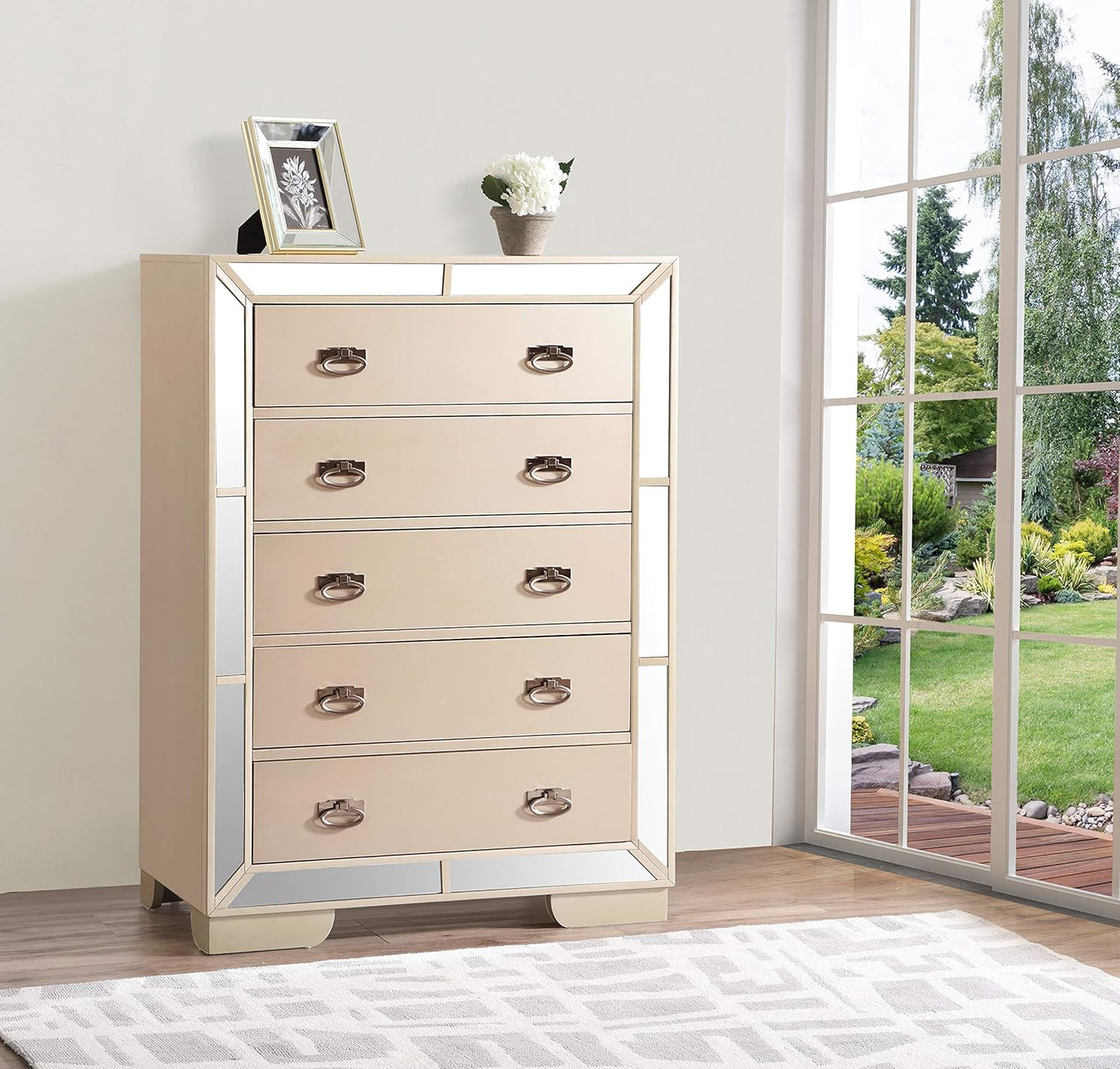 🗄️ Elegant Pearl-Finish Storage Chest – Stylish & Functional 🏡✨